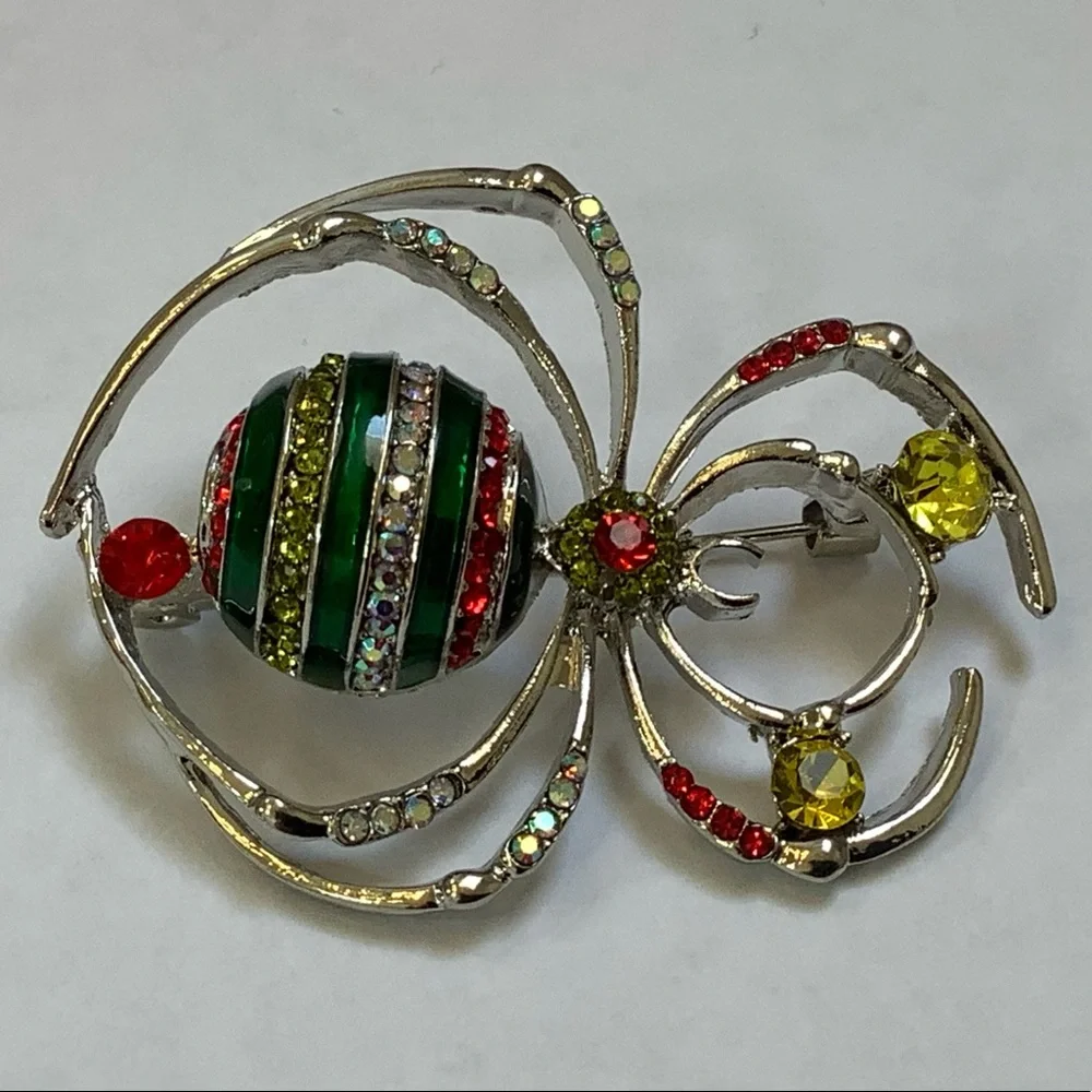 Long Legged Rhinestone Spider Brooch - Picture 8 of 10